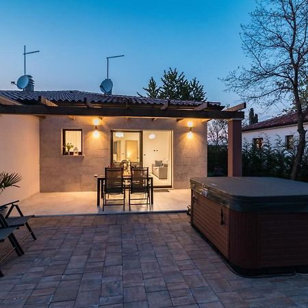 Apartmani Noa I Natali Kaldanija ภายนอก รูปภาพ