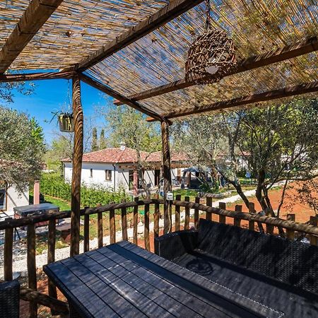 Apartmani Noa I Natali Kaldanija ภายนอก รูปภาพ