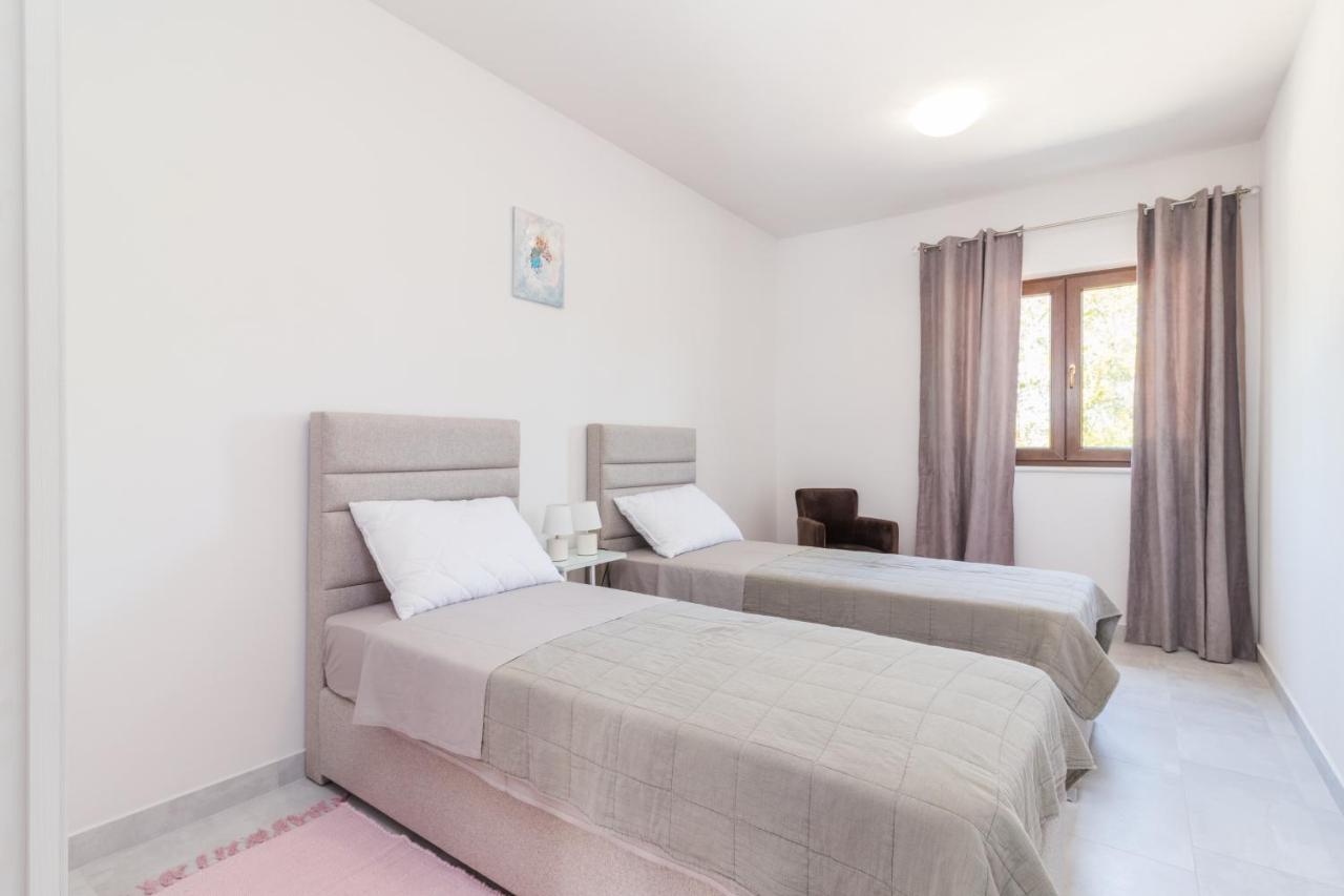 Apartmani Noa I Natali Kaldanija ภายนอก รูปภาพ