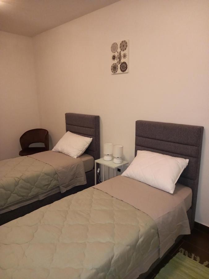 Apartmani Noa I Natali Kaldanija ภายนอก รูปภาพ